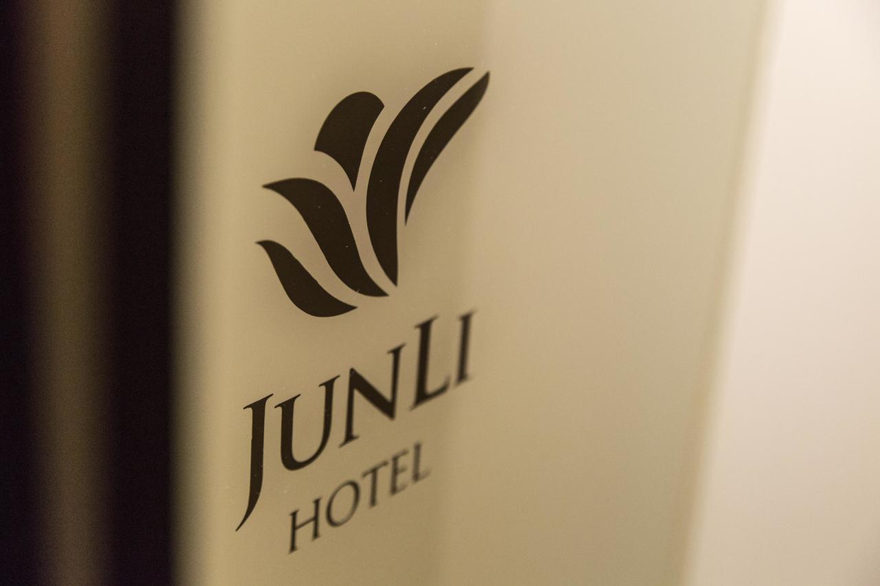 Junli Hotel Banciao Exteriér fotografie